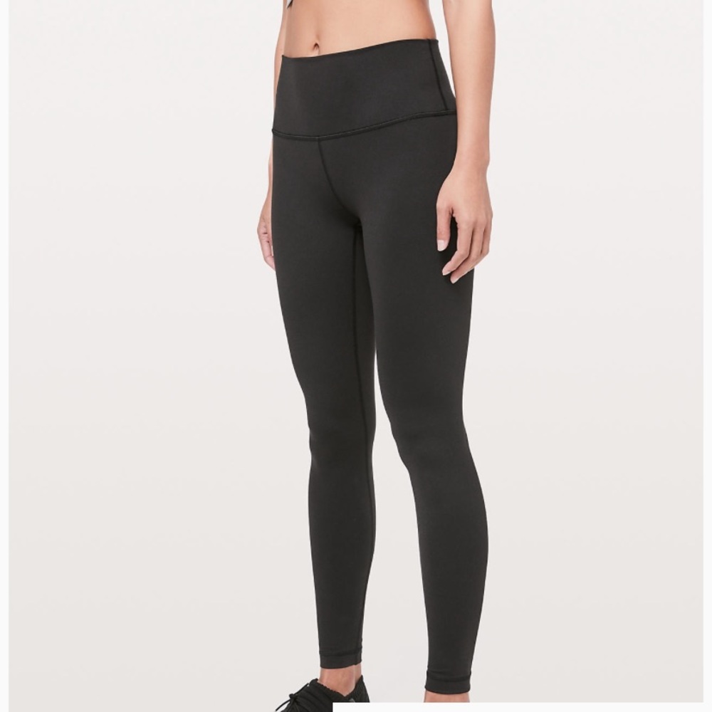 Lululemon black Wunder Under leggings